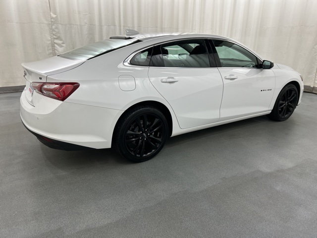 2024 Chevrolet Malibu 1LT photo 3