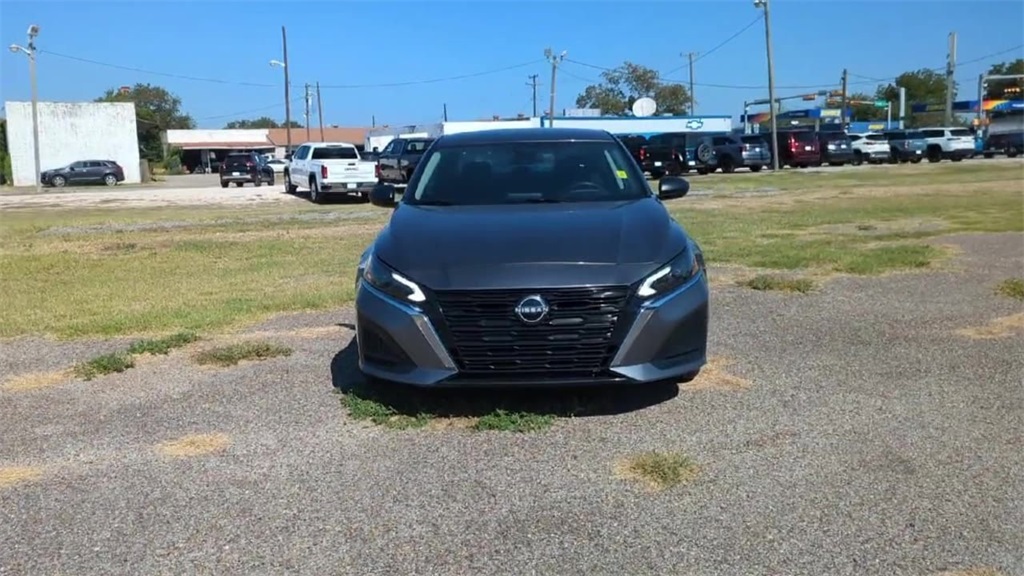 2024 Nissan Altima 2.5 SV photo 3