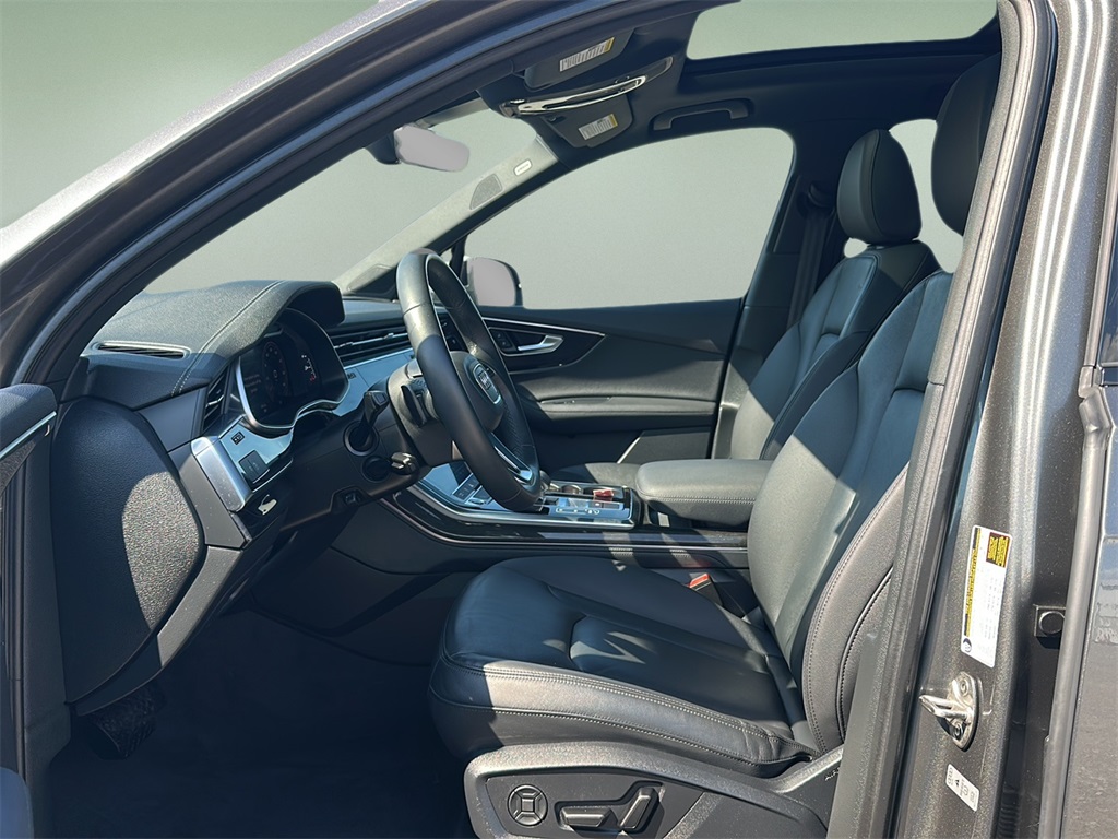 2024 Audi Q7 45 Premium Plus photo 9