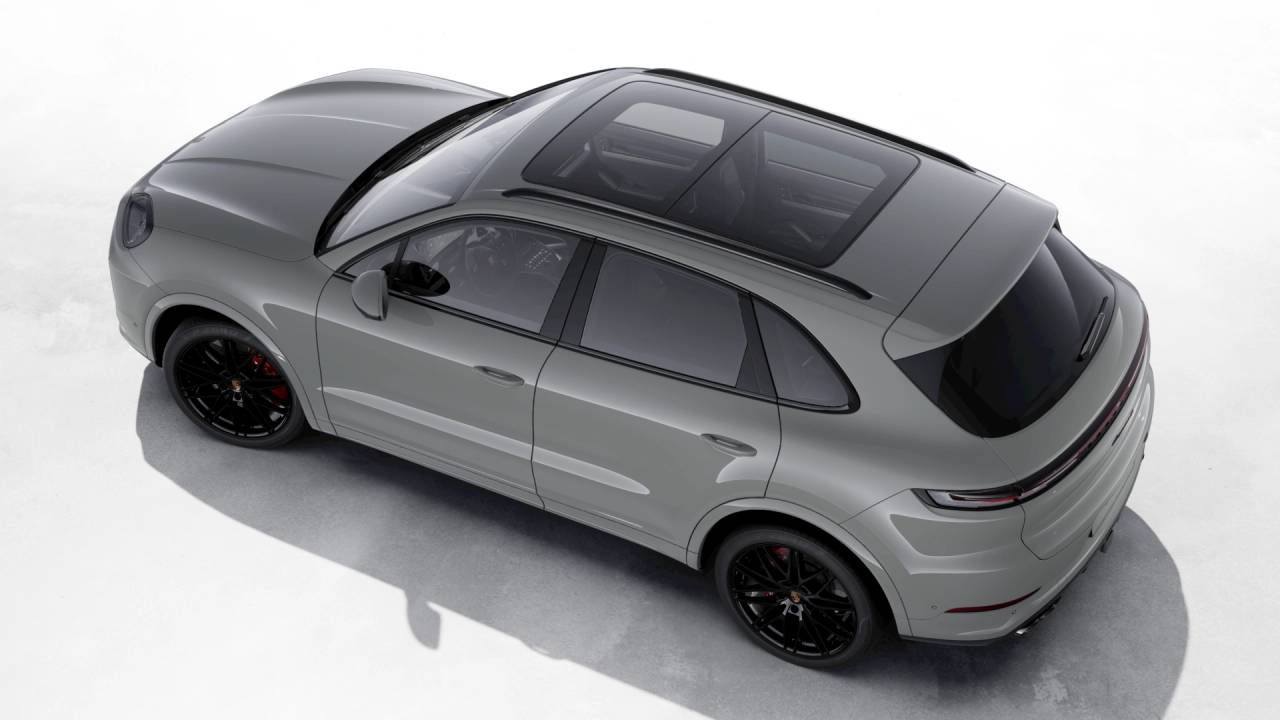 2026 Porsche Cayenne S photo 4