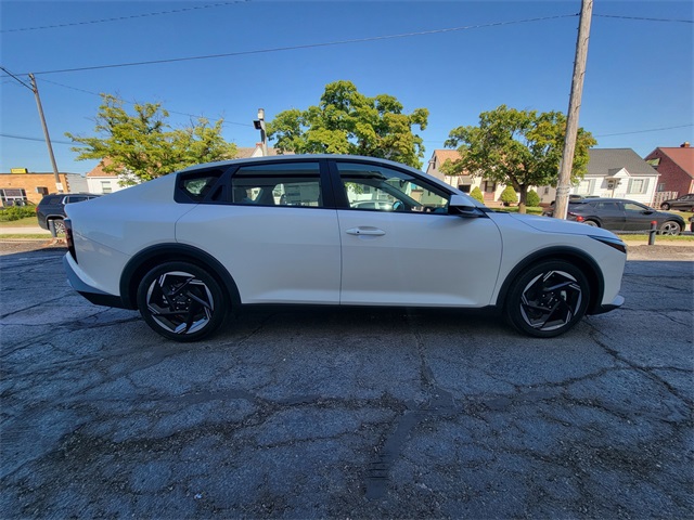 2025 Kia K4 EX photo 2