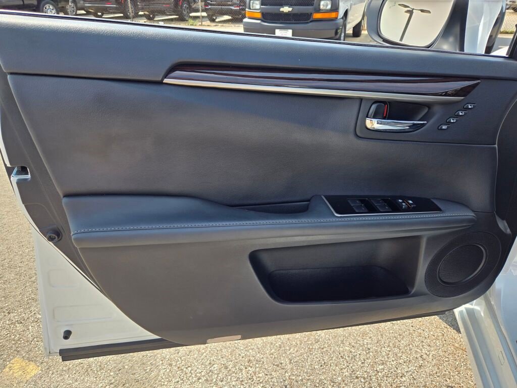 2016 Lexus ES 350 photo 21