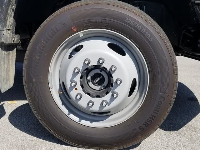 2025 Ford F-550 photo 25