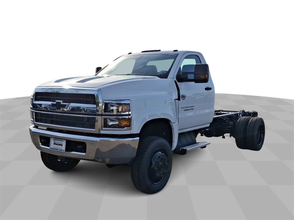 2024 Chevrolet Silverado 4500 Medium Duty Chassis Cab Work Truck's photo