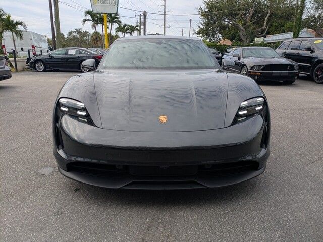 2022 Porsche Taycan Base photo 2