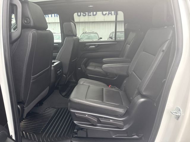 2025 Chevrolet Suburban Z71 photo 22