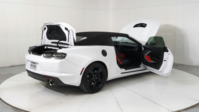 Used 2022  Chevrolet 2SS image 11