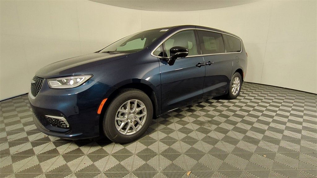 2025 Chrysler Pacifica photo 7