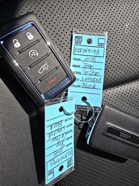 2025 Jeep Grand Cherokee Limited photo 5
