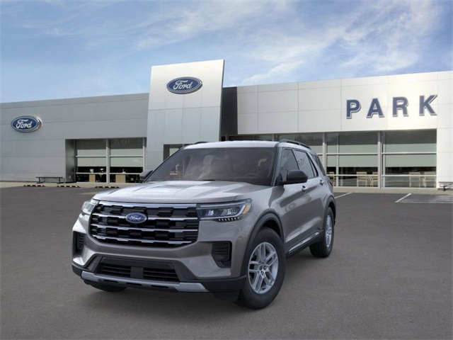2025 Ford Explorer photo 2