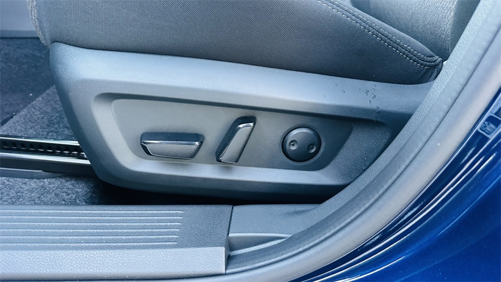 2026 Nissan Rogue SV photo 12