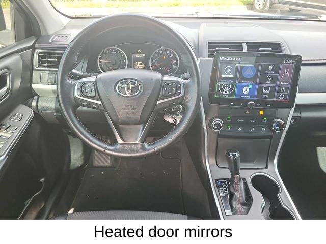 2016 Toyota Camry SE photo 10
