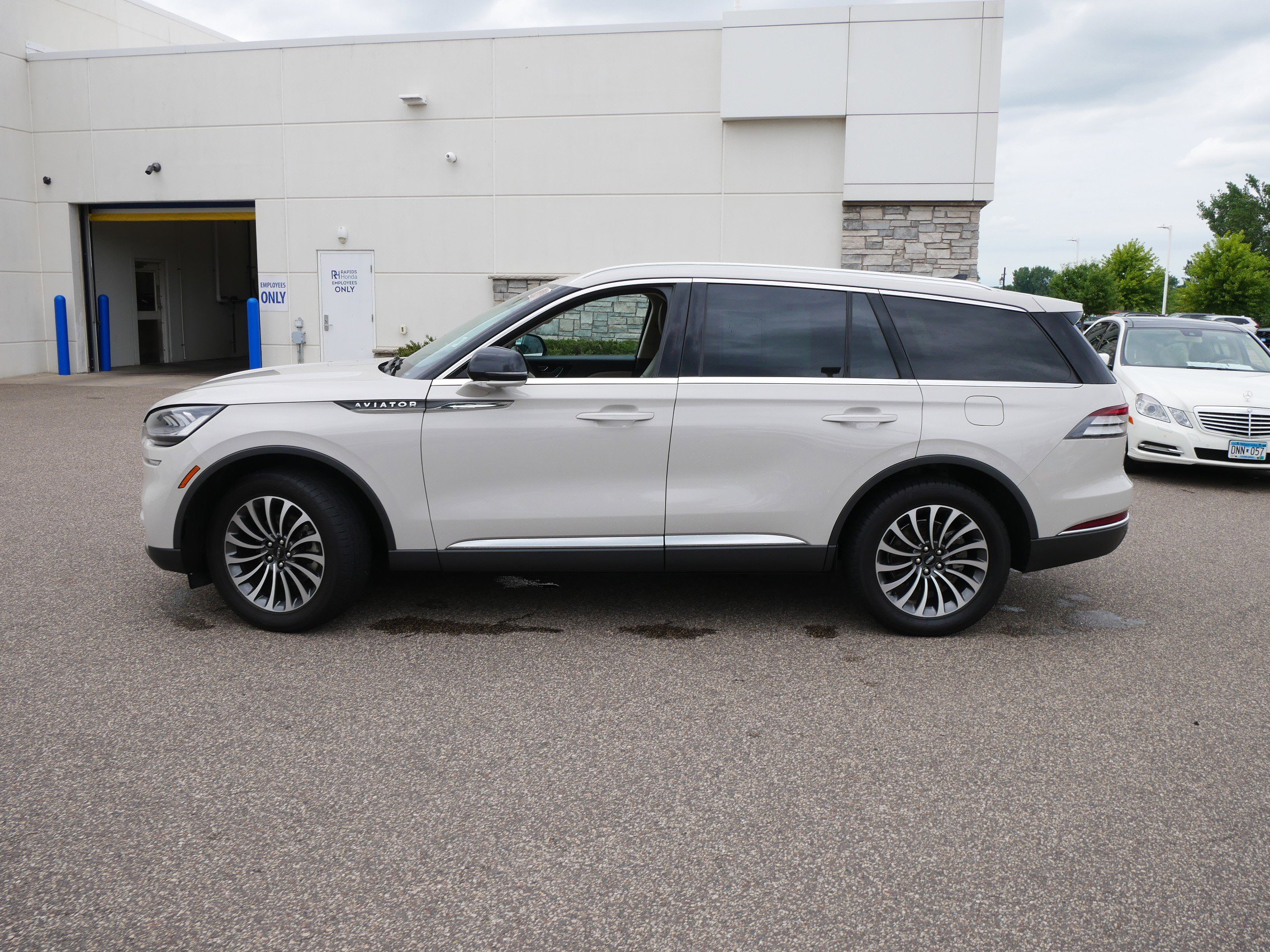 Used 2023 Lincoln Aviator Base with VIN 5LM5J6XC6PGL01467 for sale in Coon Rapids, Minnesota