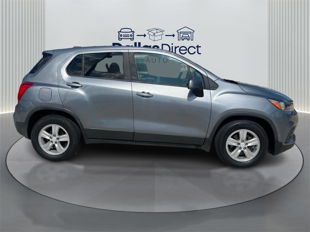 2020 Chevrolet Trax LS photo 4