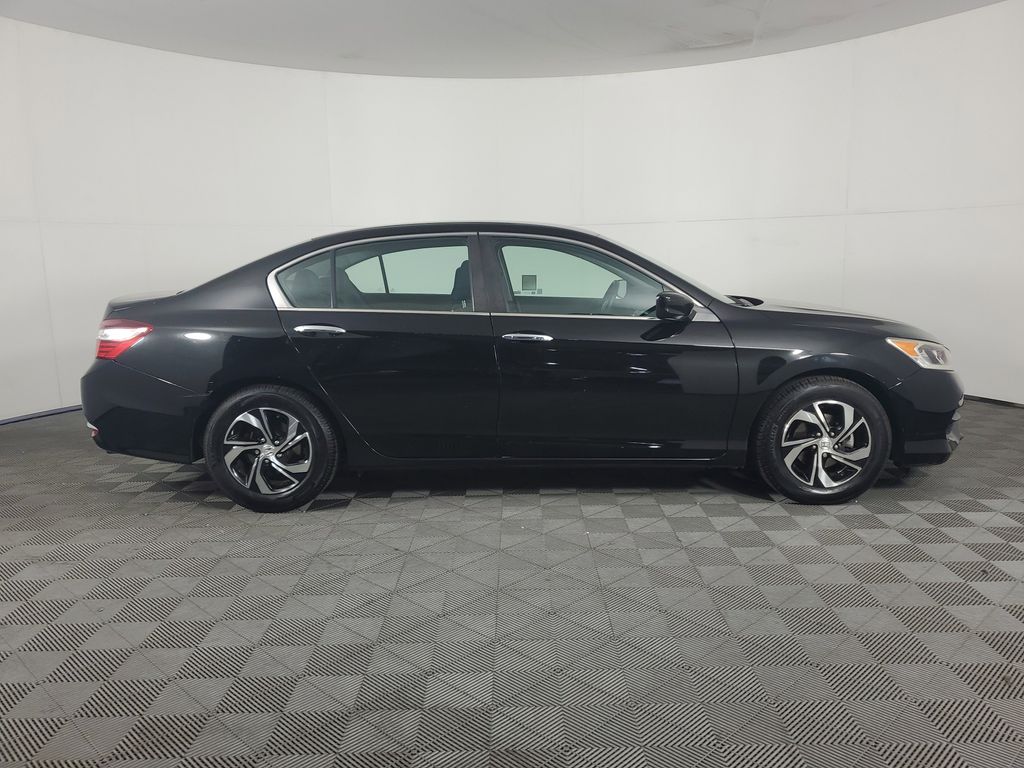 2017 Honda Accord LX photo 3