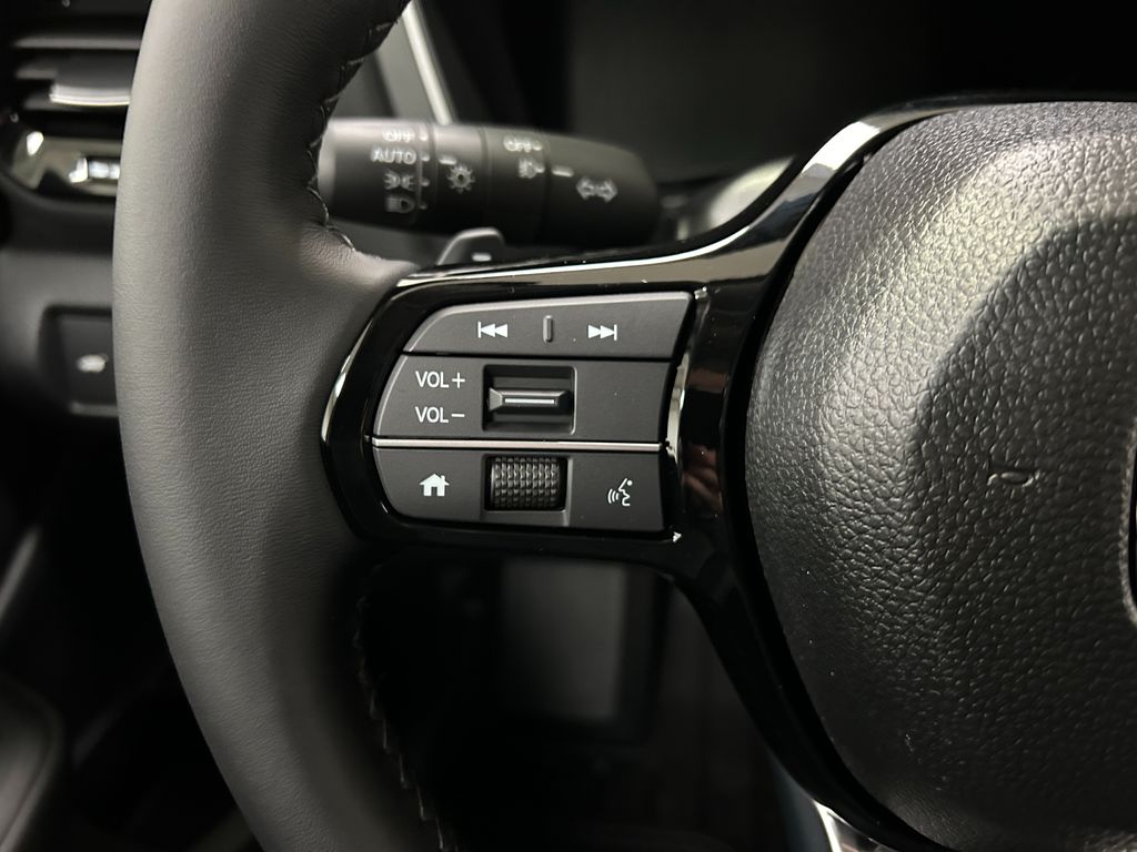 2025 Honda Pilot Touring photo 10