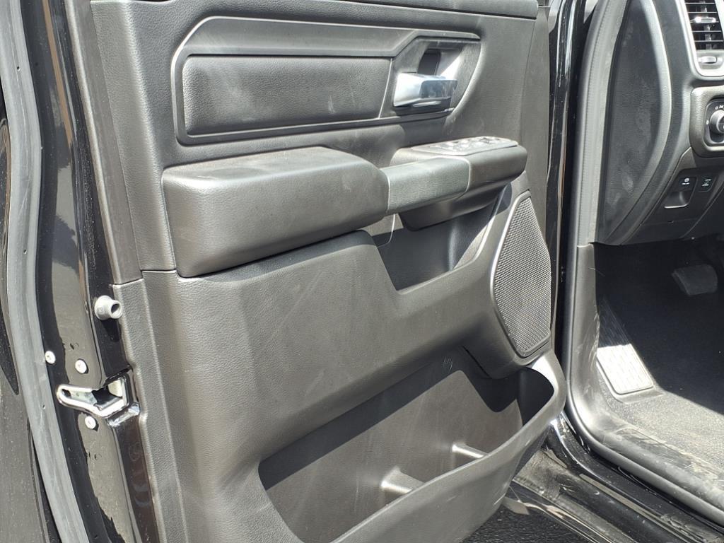 2025 Ram 1500 Tradesman photo 4