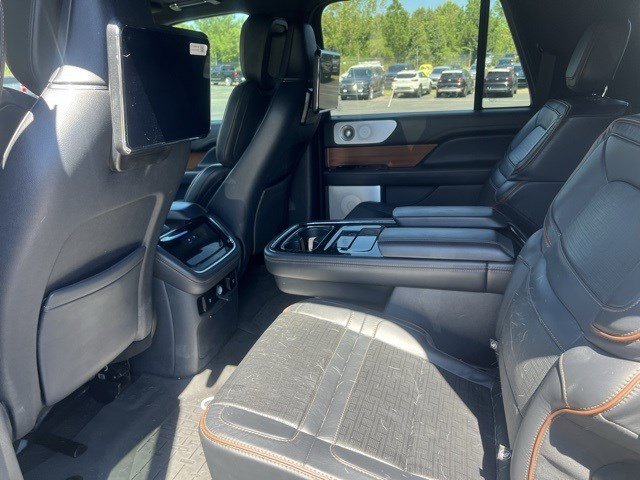 2023 Lincoln Navigator L photo 13