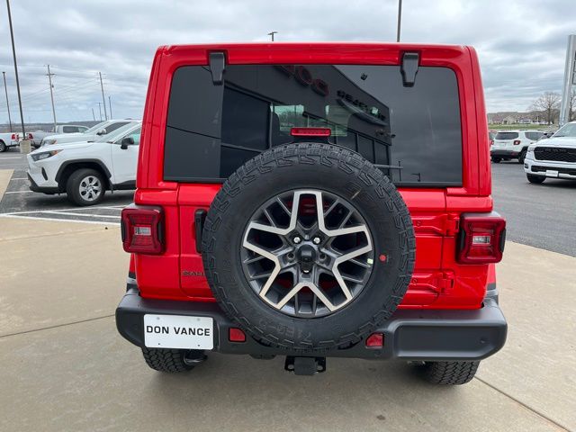 2025 Jeep Wrangler Sahara photo 4