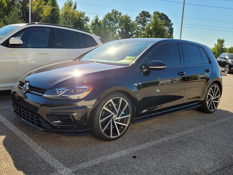 2018 Volkswagen Golf R 4Motion photo 2