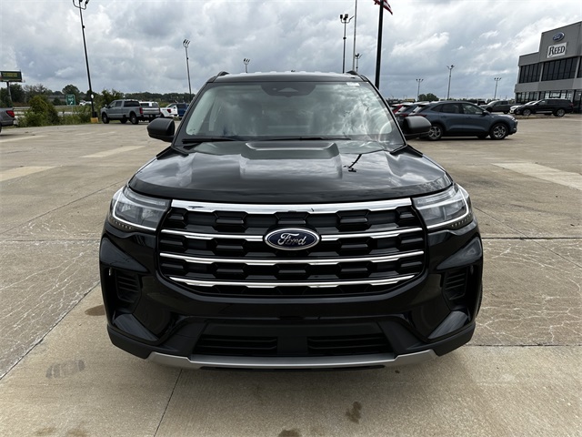 2025 Ford Explorer photo 3
