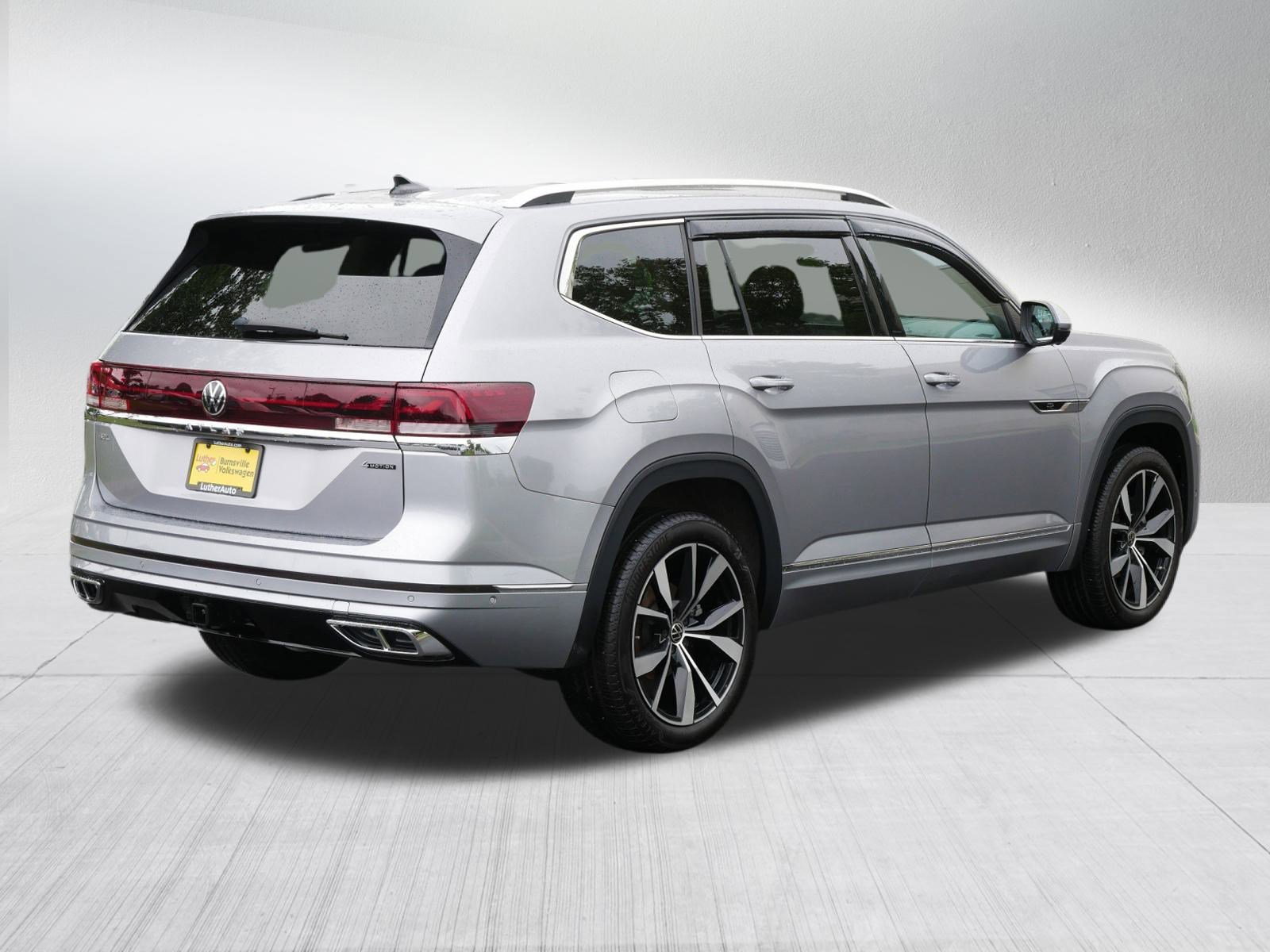 2024 Volkswagen Atlas SEL Premium R-Line photo 7