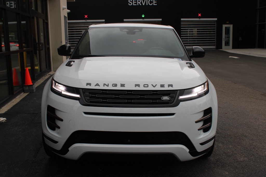 2025 Land Rover Range Rover Evoque Dynamic SE photo 2