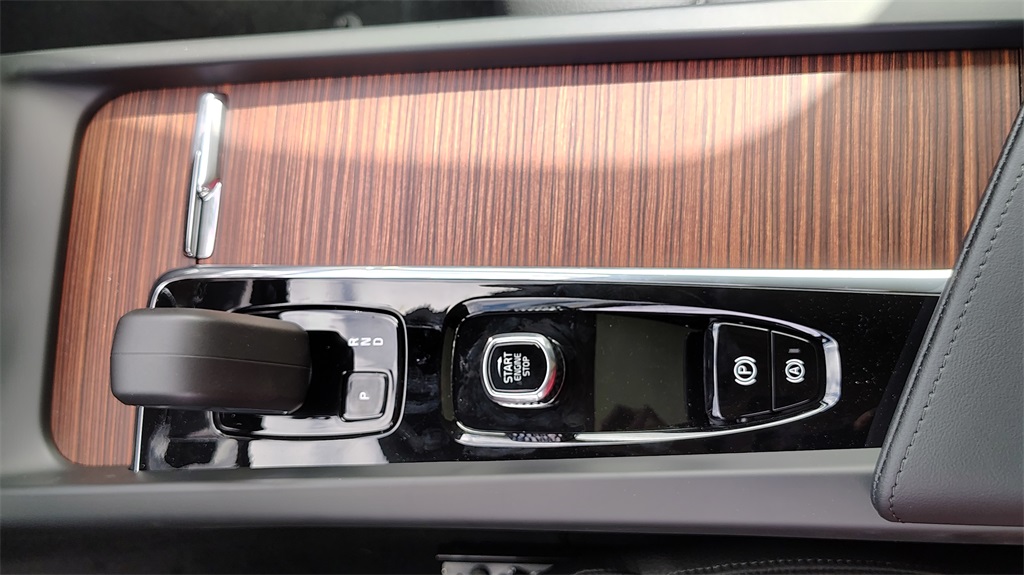 2026 Volvo V60 Cross Country B5 Plus photo 22