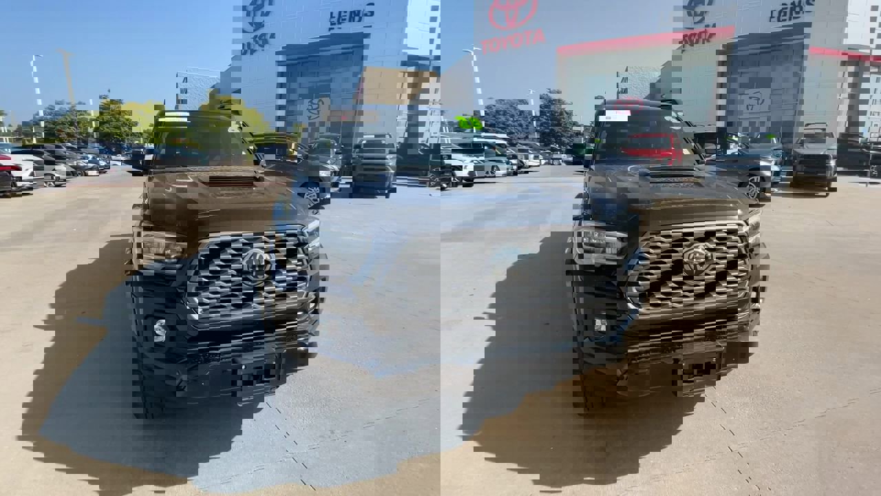 2023 Toyota Tacoma TRD Sport photo 3