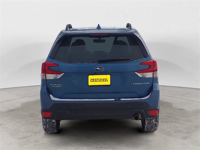 2023 Subaru Forester Limited photo 4