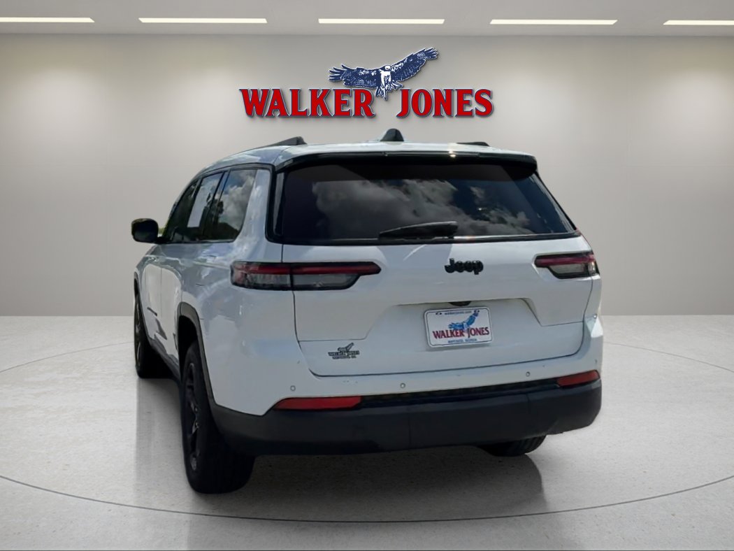 2023 Jeep Grand Cherokee Altitude photo 2