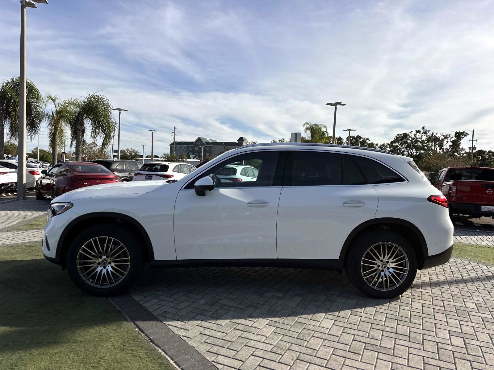 2026 Mercedes Benz GLC 300 photo 2