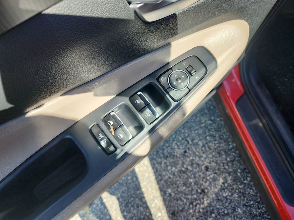 2020 Hyundai Santa Fe SEL photo 8