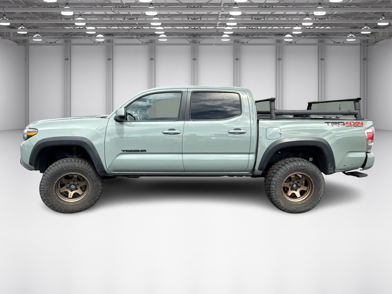 2022 Toyota Tacoma TRD Off-Road V6 photo 2