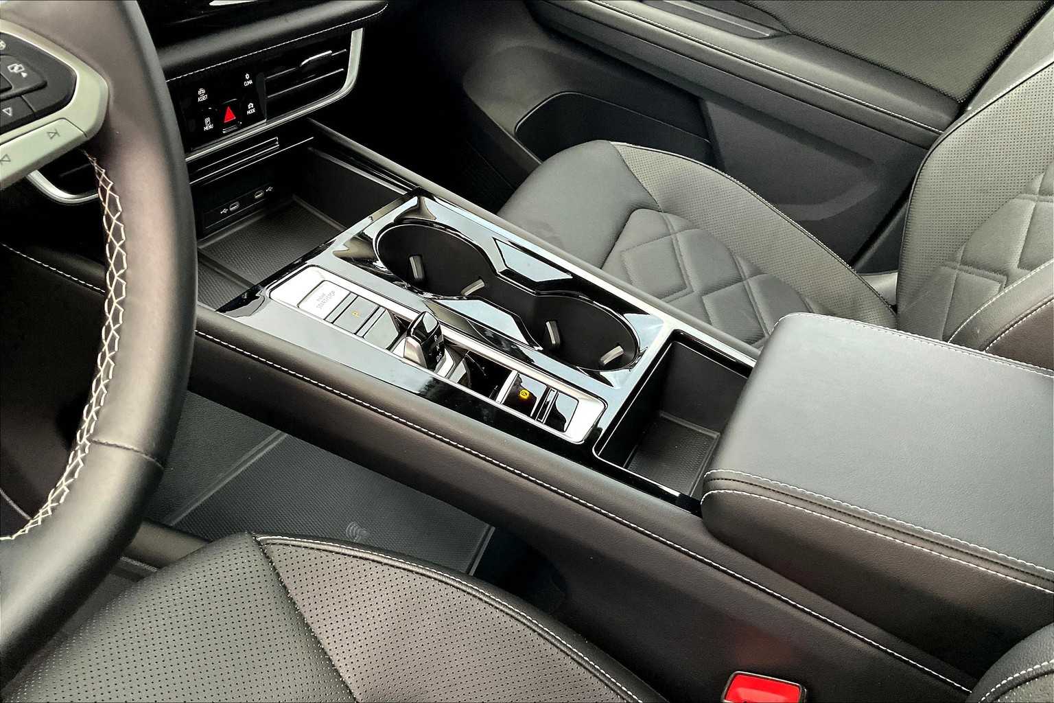 2024 Volkswagen Atlas SE Technology photo 16