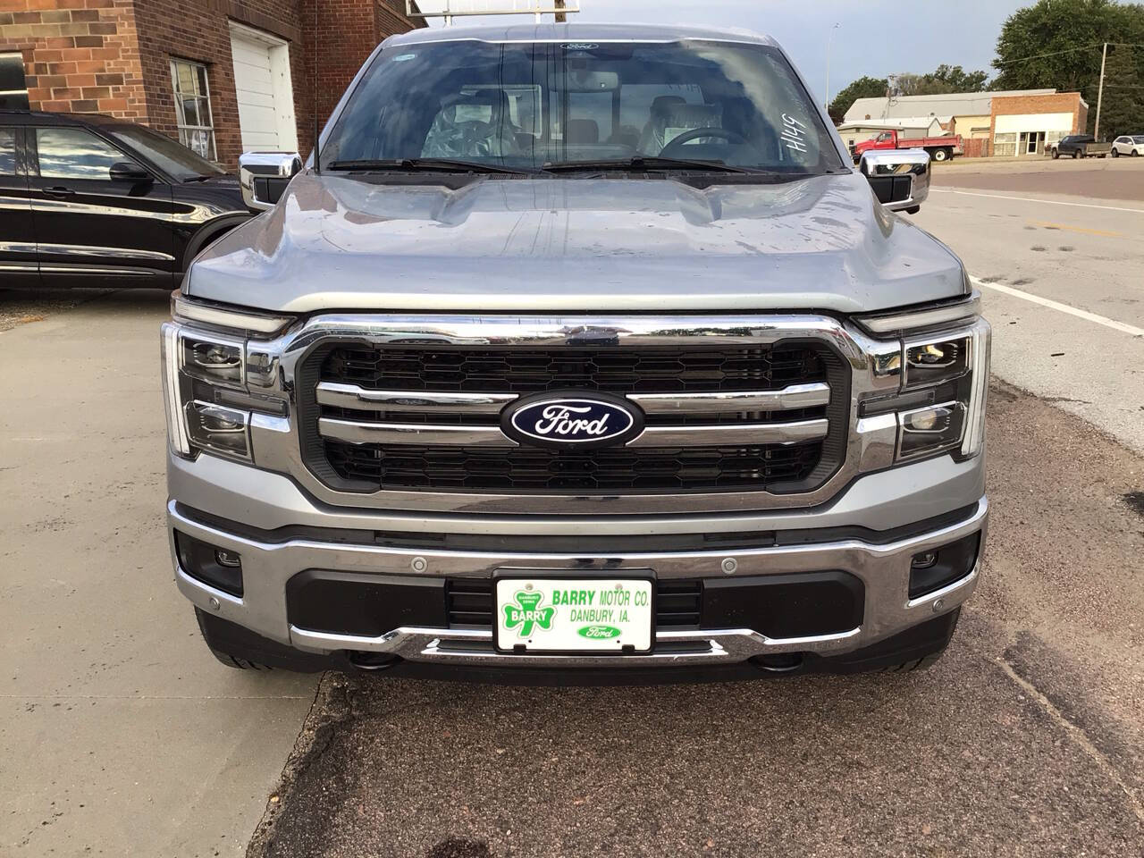 2025 Ford F-150 Lariat photo 8