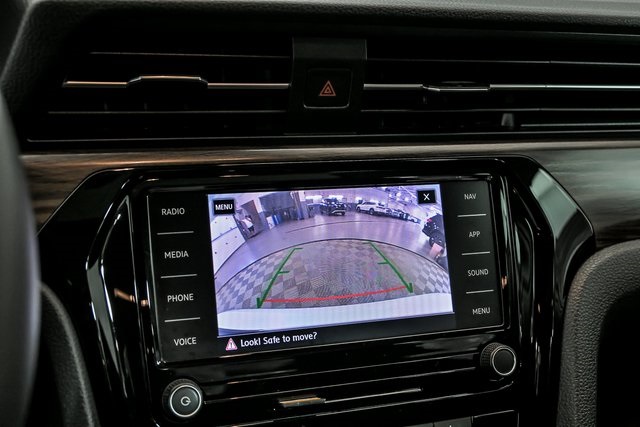 2022 Volkswagen Passat 2.0T Limited photo 19