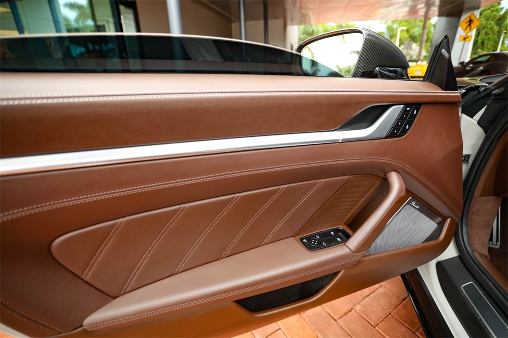 2022 Porsche 911 Turbo S photo 35