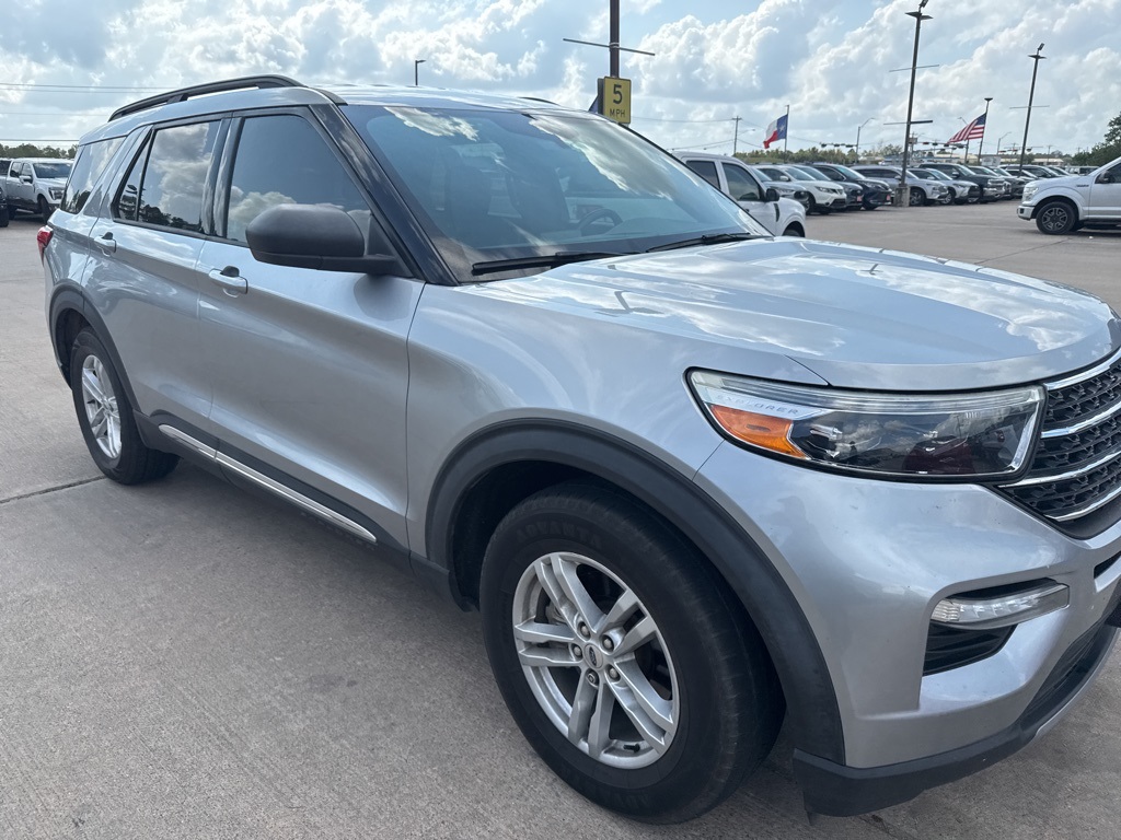 2020 Ford Explorer XLT photo 2