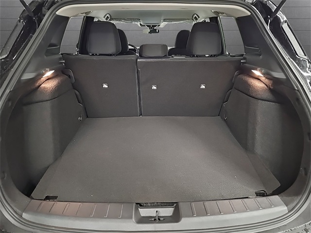 2025 Nissan Kicks SV photo 24
