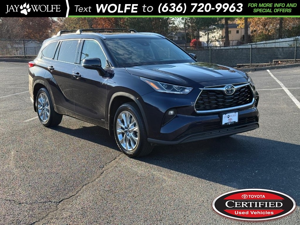 2022 Toyota Highlander Limited's photo