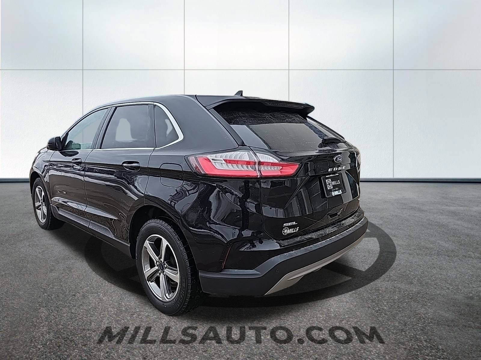 2022 Ford Edge SEL photo 4