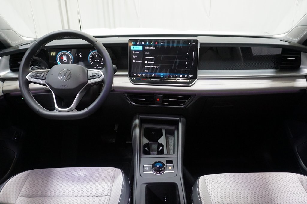 2025 Volkswagen Tiguan SE photo 11
