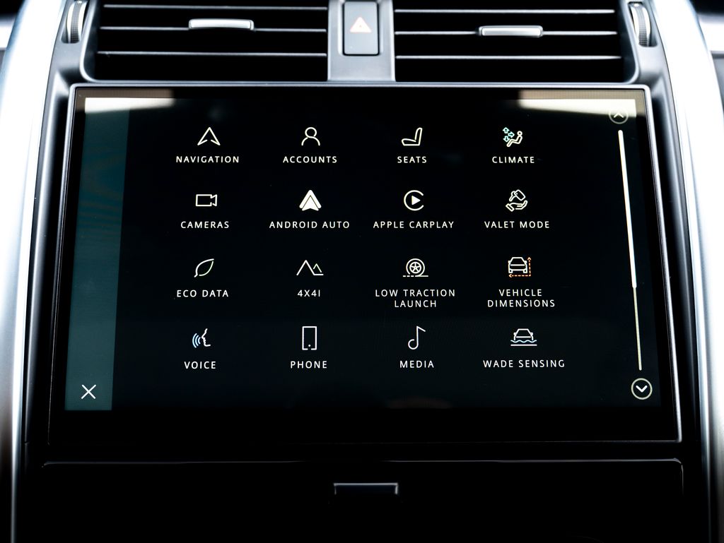 2024 Land Rover Discovery Metropolitan Edition photo 21