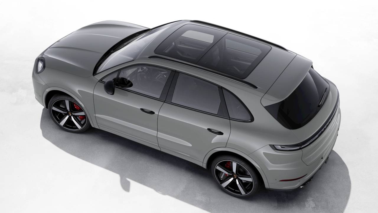 2026 Porsche Cayenne S photo 4