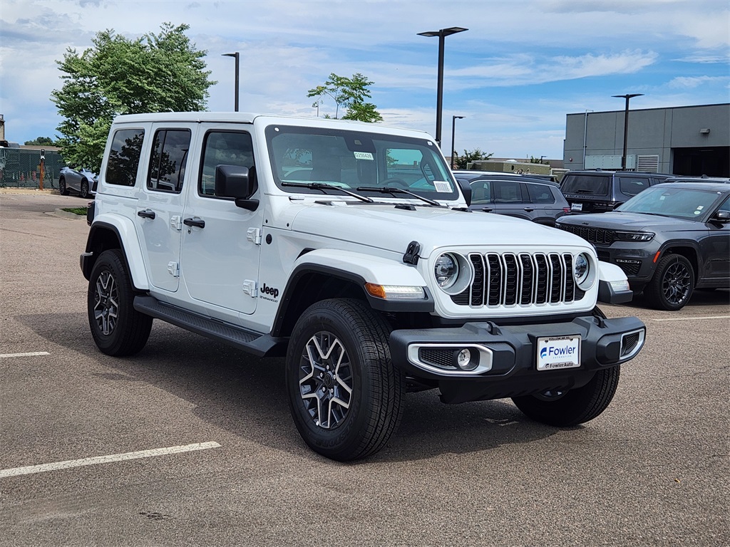 2025 Jeep Wrangler Sahara photo 4