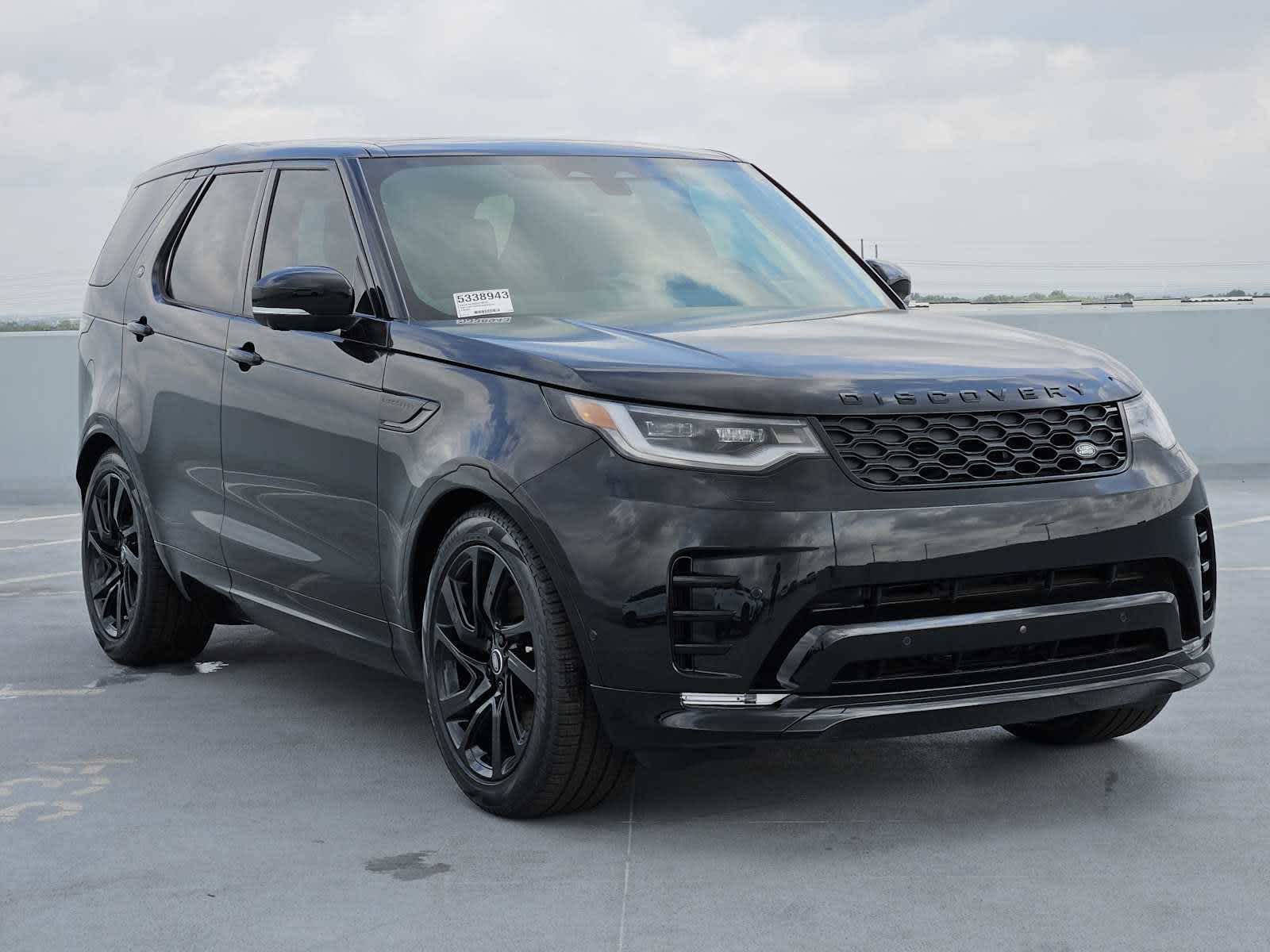 2025 Land Rover Discovery SE photo 3