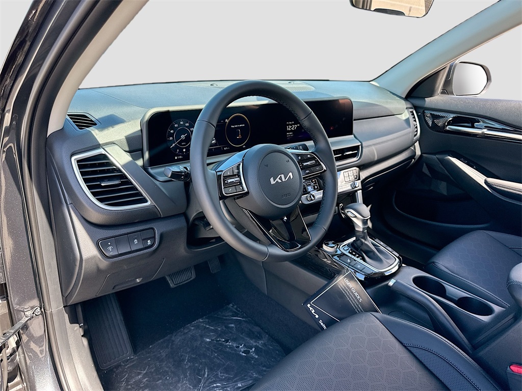 2026 Kia Seltos EX photo 9