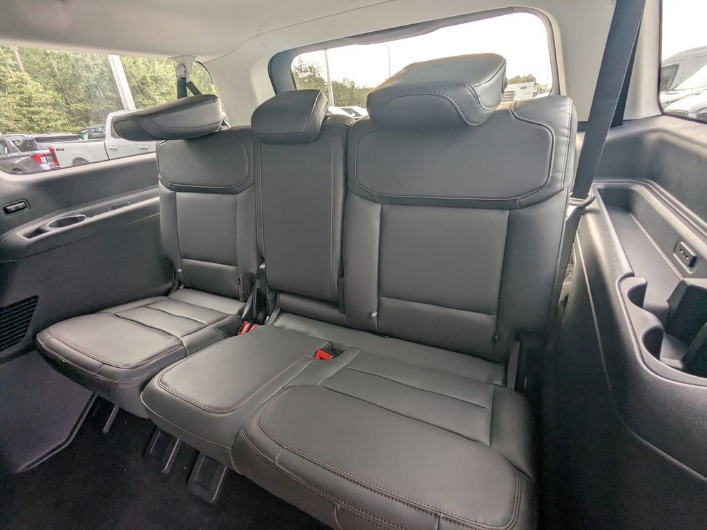 2025 Ford Expedition MAX photo 17