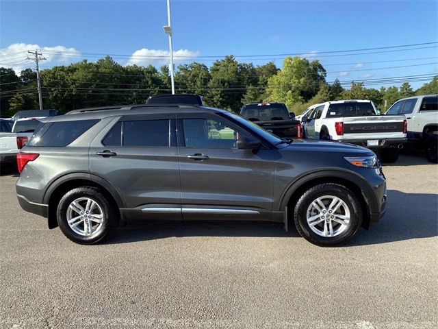 2020 Ford Explorer XLT photo 2
